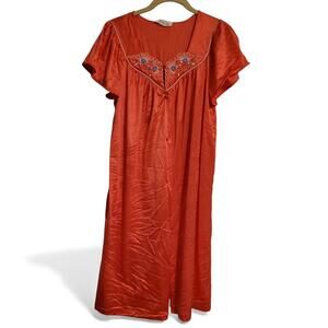 Vintage 70s Vanity Fair Floral Embroidered Button Up Front Midi Night Gown